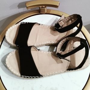 Chase & Chloe boho style black sandal size 9